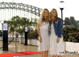 Mary-Kate & Ashley Olsen - Page 5 Th_12004_marykateolking660487max2kd_122_329lo