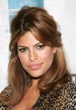 Eva Mendes Th_68325_eva_mendes_tribeca_2007_34_122_792lo