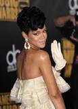 Rihanna - Page 2 Th_71350_celebs4ever_Rihanna_2008_American_Music_Awards_Arrivals_037_122_1064lo