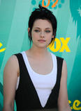 Kristen Stewart - Page 2 Th_88302_Kristen_Stewart_celebutopia_net_5119_123_360lo