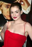 Anne Hathaway Th_47812_hathaway0241_122_600lo