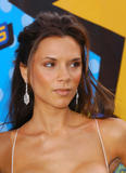 Victoria Beckham @ 2003 MTV Movie Awards 2003-05-31 (159x) Th_13759_celeb_city.eu_Victoria_Beckham_VMA_2003_94_122_193lo