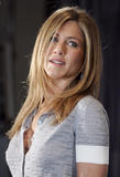 Jennifer Aniston - Page 3 Th_05298_aniston8