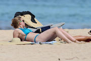 Scarlett Johansson na praia - Página 2 Th_38939_Scarjo41_123_347lo