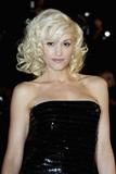 nrj music awards Th_51947_gwen4_122_383lo