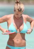 Gemma Atkinson - Bikini Candids - Luglio 2009 Th_05614_22spl116208_122_495lo