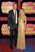 Kristen Bell Th_062453945_kristen_bell_2012_cmt_music_awards_46_122_588lo