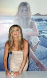 Jennifer Aniston - Page 9 Th_07367_78_122_499lo