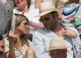 Jennifer Aniston - Page 3 Th_36028_Jennifer_Aniston_Roland_Garros_2006_French_Open__Finale_07