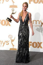 Julie Bowen  the 63rd Primetime Emmy Awards held at the Noki Th_678355794_JulieBowenPressRoomShotsEmmyAwardswGuT3sf_r4Pl_122_159lo