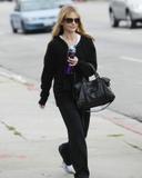 Sarah Michelle Gellar - Page 2 Th_26208_sarah-friend-walk-to-celebutopia-06_122_1163lo