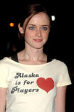 ●● Alexis Bledel (PS débutant & moyen) Th_08004_AlexisBledel_DysEnchanted06_123_398lo