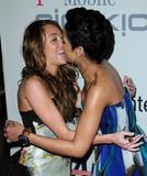 ! Mily Cyrus ! Th_15727_Rihanna_and_Miley_Cyrus_CELEBUTOPIA_ISA_01_122_694lo