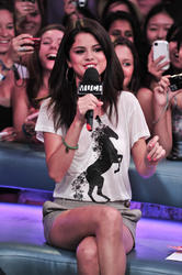 Selena Gomez - LQ x73 Th_229332725_ROBiNHOOD_HQHC_SELENAGOMEZ_8_24_2011_68_122_449lo