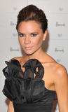 Mayo15,08 Presentando dvb en Harrods Th_34997_victoria-beckham-dVbcollection-5158-5_122_1180lo