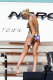 bikini - Lindsay Lohan, Paparazzata in Bikini, St. Barth, 01.01.2010 Th_57380_Preppie_-_Lindsay_Lohan_on_a_yacht_in_St._Barthelemy_-_Jan._1_2010_650_122_1075lo