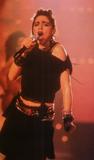 Madonna Live at concerts 1981 - 1999 Th_72773_solidgold10df_122_653lo