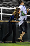 Alyssa Milano - Page 3 Th_31322_Preppie_-_Alyssa_Milano_at_the_World_Football_Challenge_soccer_match_between_Chelsea_and_Inter_Milan_at_the_Rose_Bowl_-_July_21_2009_8368_122_46lo