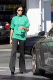 New pictures - Page 20 Th_59775_Celebutopia-Teri_Hatcher_pumping_gas_in_Hollywood-01_123_1066lo