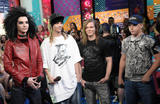 Fotos TRL Th_18308_12-Tokio-Hotel-MTV-TRL-Aug-4-2008_122_917lo