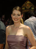 Anne Hathaway Th_47310_hathaway0215_122_366lo