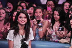 Selena Gomez - LQ x73 Th_229184154_ROBiNHOOD_HQHC_SELENAGOMEZ_8_24_2011_06_122_118lo