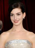 Anne Hathaway Th_03150_Anne_Hathaway_at_the_81st_Annual_Academy_Awards_in_Hollywood_Ca1017_122_1017lo