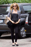 Sarah Michelle Gellar - Page 2 Th_53789_At_Starbucks_in_West_Hollywood_-_18_Aout_2009_122_1142lo