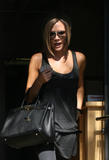 SHOPPING IN BEVERLY HILLS - 02/17/2007 Th_00741_BM_FP_VICTORIA_BECKHAM_005_2_122_151lo