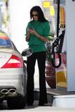 New pictures - Page 20 Th_59815_Celebutopia-Teri_Hatcher_pumping_gas_in_Hollywood-06_123_902lo