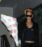 Rihanna Th_16480_rihanna_leaving_the_recording_studios_tikipeter_celebritycity_014_123_471lo