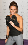 Mayo15,08 Presentando dvb en Harrods Th_35010_victoria-beckham-dVbcollection-5158-3_122_613lo