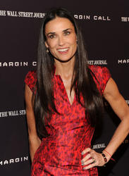 Demi Moore  the "Margin Call" premiere at the Landmark Sunsh Th_191330381_DemiMooreMarginCallNewYorkPremiereOGfhKtWLkXSl_122_452lo