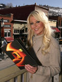 Tara Reid Th_43897_TReid_2007SundanceFilmFestival_IfI_dKnownIWasAGenius_OutdoorPortraits05_122_575lo