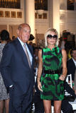 September 10th, VB @ Oscar De La Renta Fashion Show Th_33316_Victoria_Beckham_De_a_Renta_04_123_244lo