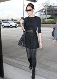 Victoria @ LAX - Jan 16 Th_13440_celebrity-paradise.com-The_Elder-Victoria_Beckham_2010-01-16_-_At_LAX_8102_122_366lo