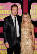 Kristen Bell Th_062423341_kristen_bell_2012_cmt_music_awards_41_122_482lo