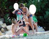 Sienna Miller, Paparazzata in Bikini, Barbados, 27.12.2009 Th_35287_Sienna_MillerPaparazzata_in_Bikini8_Barbados2_27.12.2009_04_122_250lo