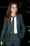 Events&Appearances von Leighton - Seite 5 Th_00415_celebrity_paradise.com_TheElder_LeightonMeester1_122_618lo