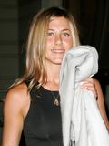 Jennifer Aniston - Page 4 Th_89151_Jennifer_Aniston_Candids_558_122_35lo