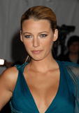 Blake Lively Th_13396_celeb-city.org-The_Elder-Blake_Lively_8262_122_698lo