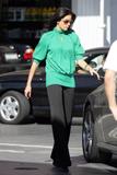 New pictures - Page 20 Th_59642_Celebutopia-Teri_Hatcher_pumping_gas_in_Hollywood-03_123_350lo
