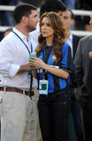 Alyssa Milano - Page 3 Th_28010_Preppie_-_Alyssa_Milano_at_the_World_Football_Challenge_soccer_match_between_Chelsea_and_Inter_Milan_at_the_Rose_Bowl_-_July_21_2009_5202_122_985lo