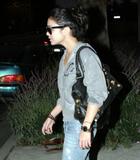 Puno Vanessa Shooteva koje neznam gdje da smjestim ^^ Th_37833_Vanessa_Hudgens_Candids_Hollywood_0107_643_122_558lo