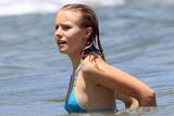 Kristen Bell - Bikini Candids - Hawaii - 18 giu 09 Th_07654_Kristen_Bell_in_a_Bikini_6_122_706lo