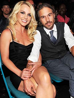 [Britney Spears] Deja X Factor y Termina Su Compromiso Con Jason Trawick | Grabando Nuevo Disco | Scream & Shout = Hit - Página 4 Britney-spears-240