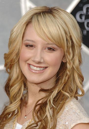 BURAYA ÜNNLÜ RESİMLERİ 1568_ashley_tisdale_47108