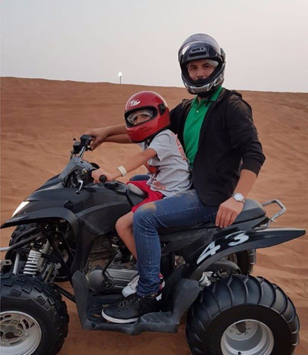 باسل خياط في مغامرة مع ابنه في الصحراء 1936002597