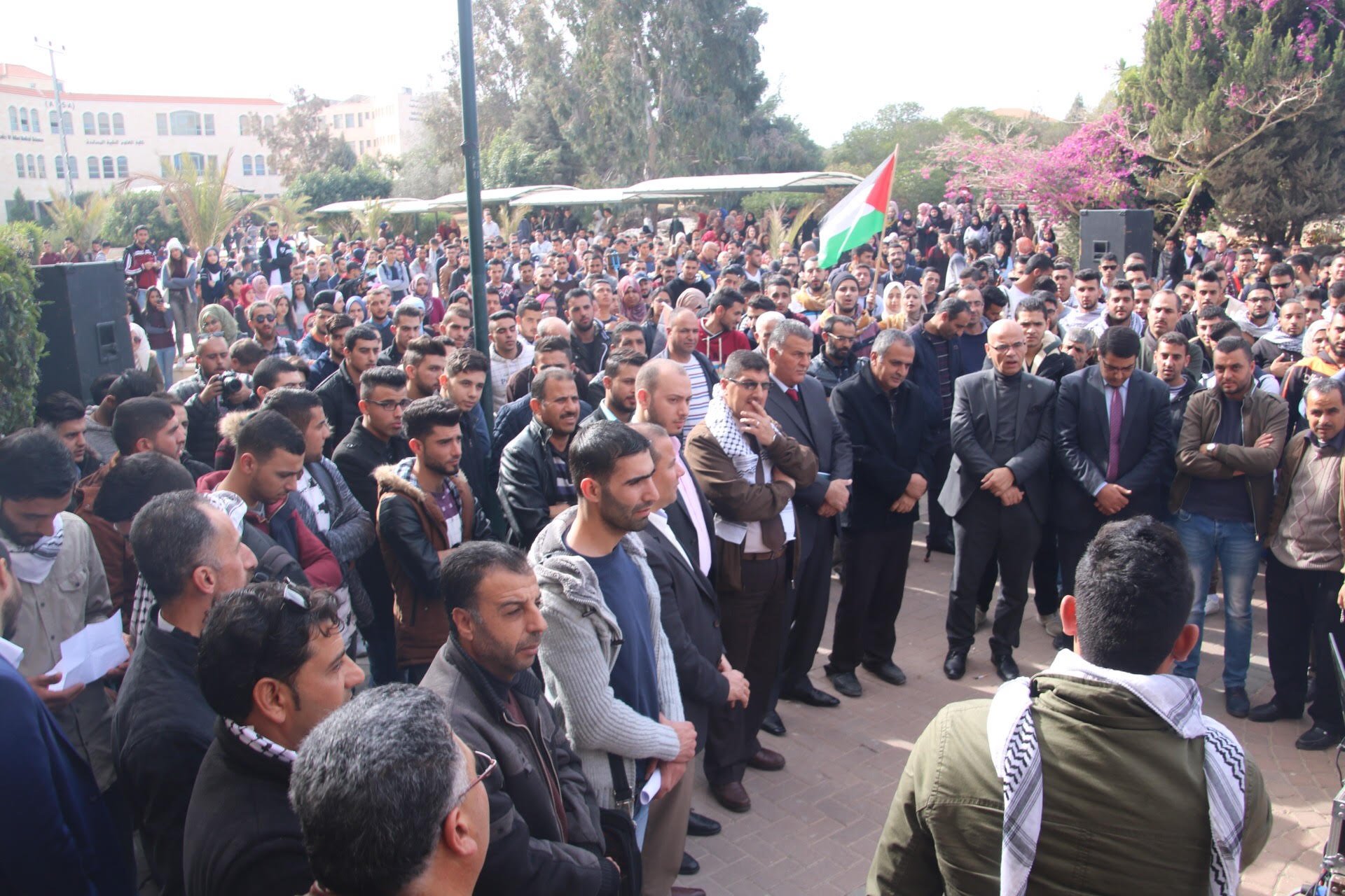 تعليق دوام ووقفة احتجاجية في الجامعات الفلسطينية 1305805281