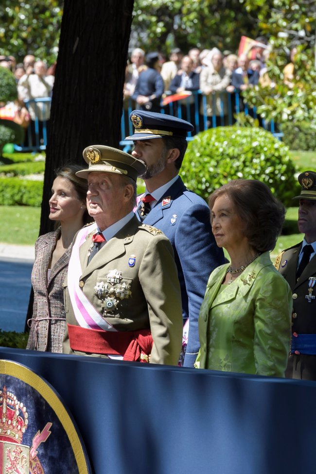 CELEBRACIÓN DEL DÍA DE LAS FUERZAS ARMADAS 2013 - Página 2 Fotogaleriafamosos_56060_650